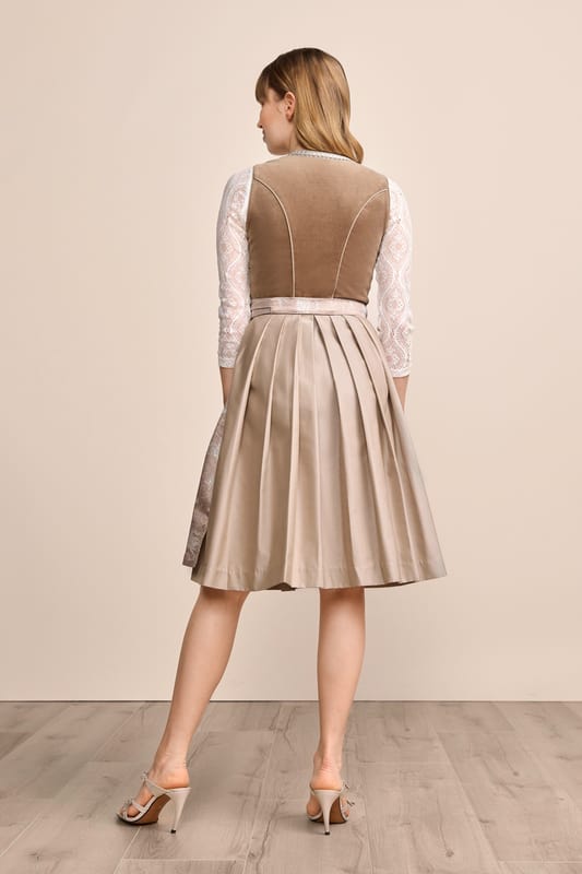 beige-Dirndl-Krueger-kaufen-2