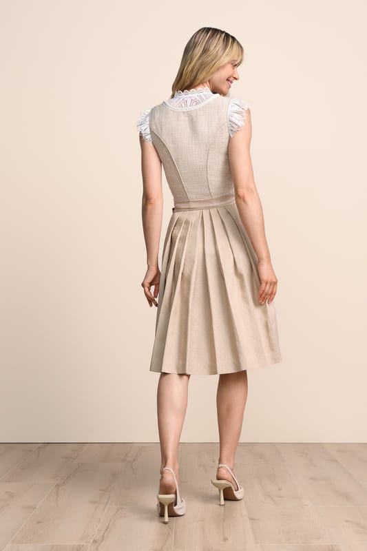beige-Dirndl-Krueger-kaufen-2