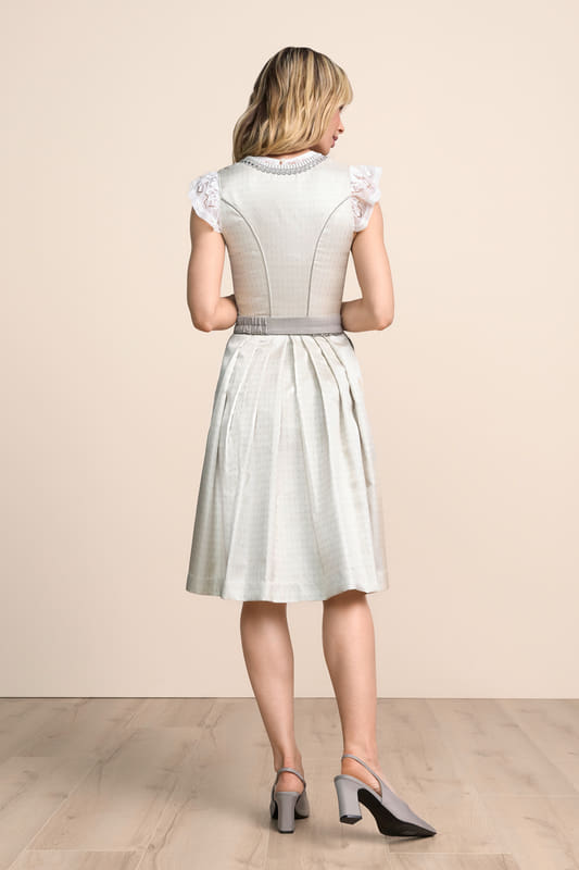 beige-Dirndl-Krueger-kaufen-2