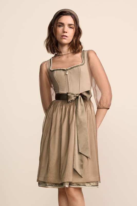 beige-Dirndl-Krueger-kaufen-4