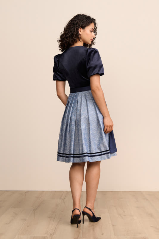 blau-Dirndl-Krueger-kaufen-2