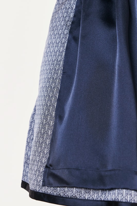 blau-Dirndl-Krueger-kaufen-2