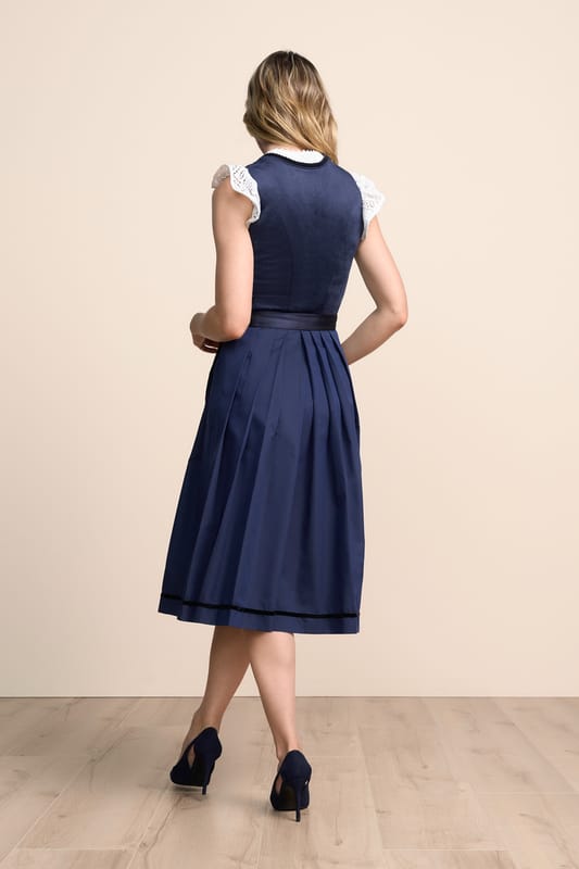 blau-Dirndl-Krueger-kaufen-2