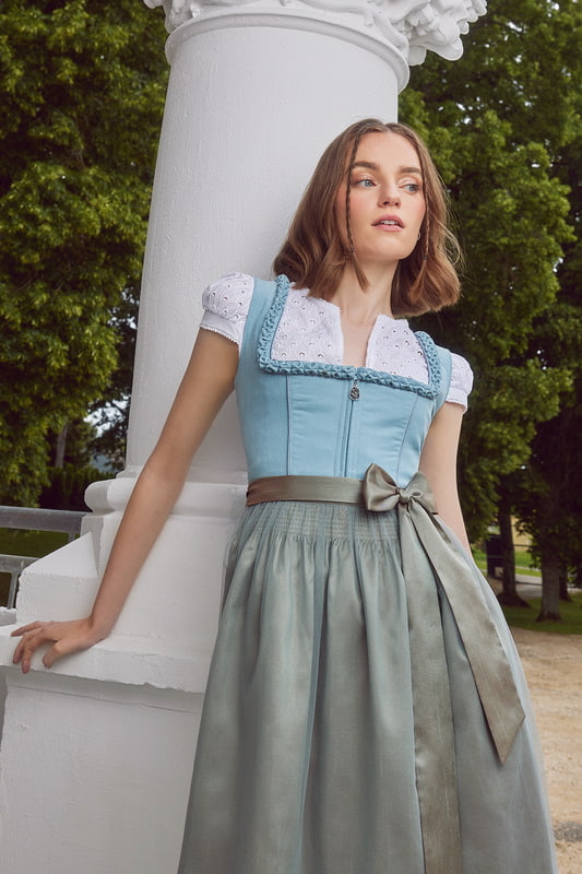 blau-Dirndl-Krueger-kaufen-3