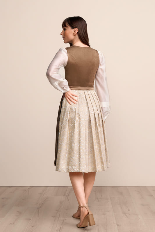 braun-Dirndl-Krueger-kaufen-2