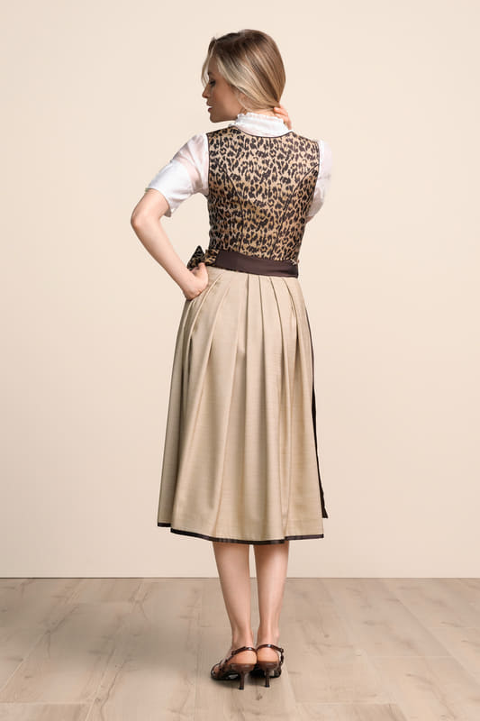 braun-Dirndl-Krueger-kaufen-2