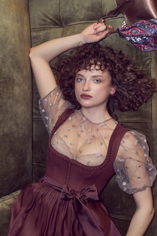 braun-Dirndl-Krueger-kaufen-3