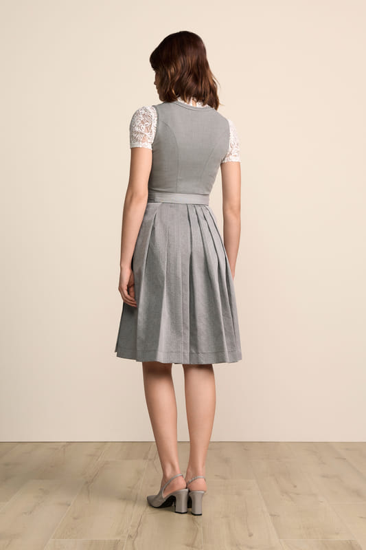grau-Dirndl-Krueger-kaufen-2