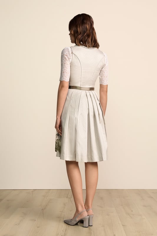 gruen-Dirndl-Krueger-kaufen-2