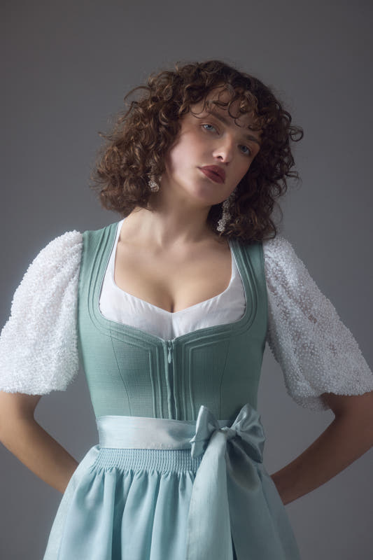 gruen-Dirndl-Krueger-kaufen-3