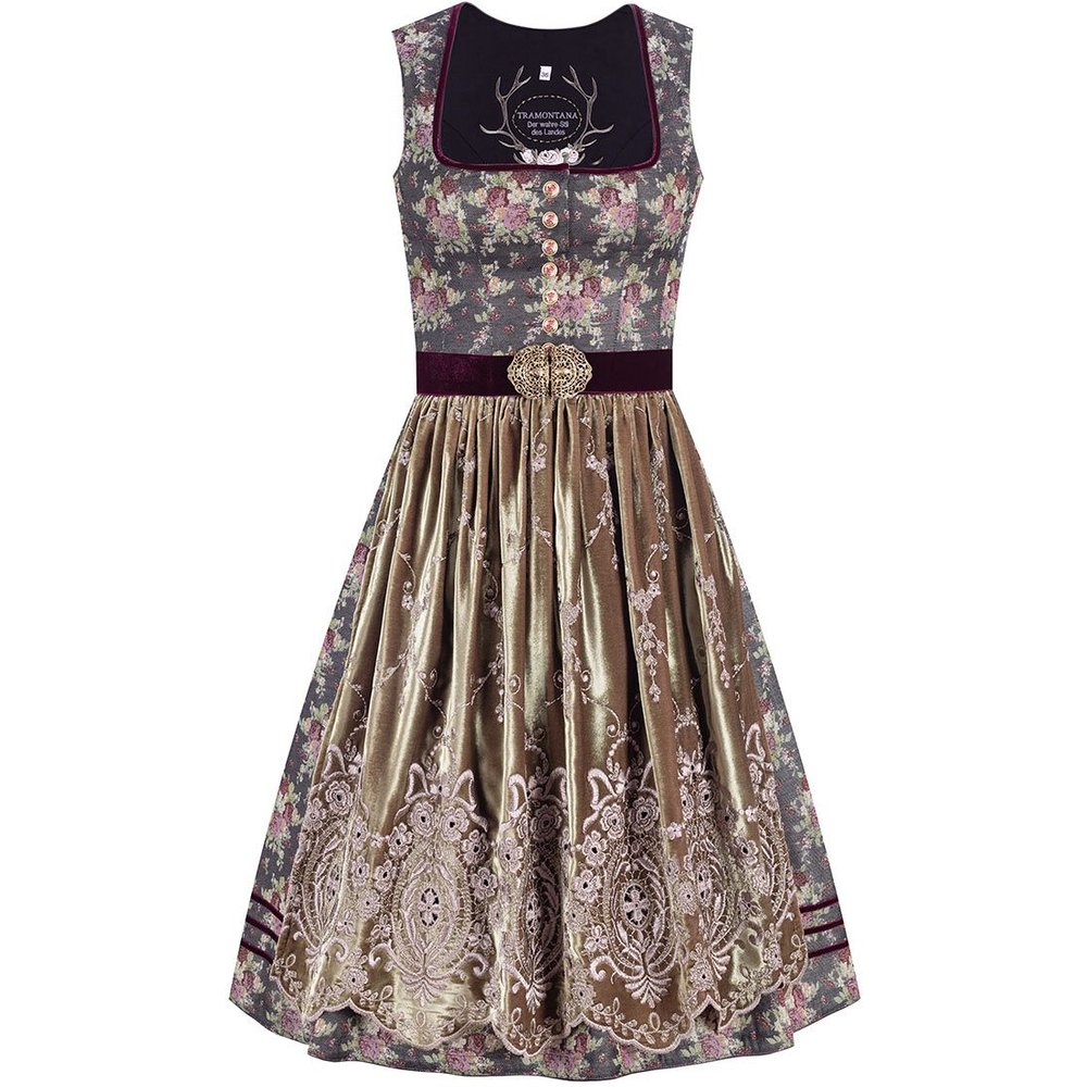 Midi Dirndl Mariella in Schwarz Beere von MOSER mit Samtschürze auf einem Volksfest