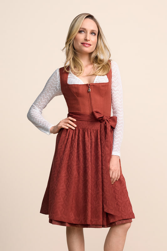 rot-Dirndl-Krueger-kaufen-4